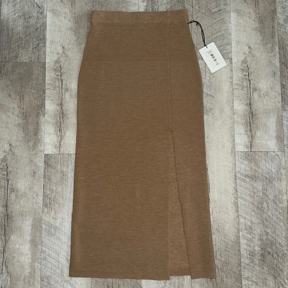 NWT knit skirt with slit